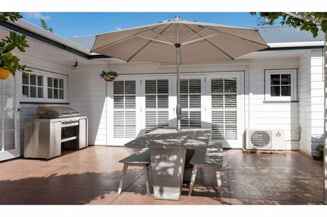 Photo of property in 37 Riverview Road, Kerikeri, 0230