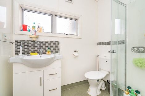 Photo of property in 33 Clyde Street, North Dunedin, Dunedin, 9016
