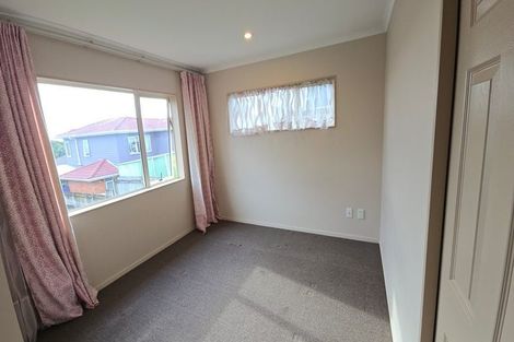 Photo of property in 21 Edgewood Way, Henderson, Auckland, 0612