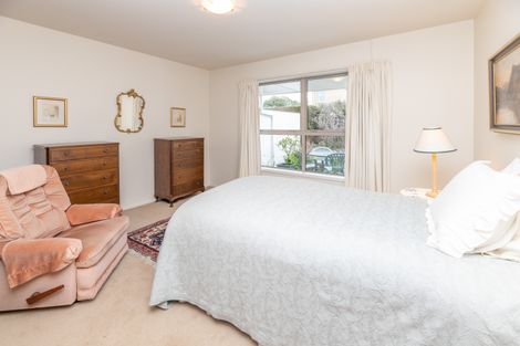 Photo of property in 2/2a Chilcombe Street, Ilam, Christchurch, 8041