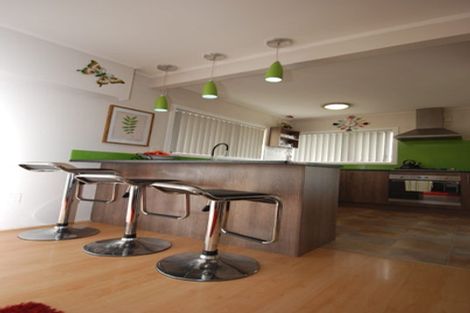 Photo of property in 1/10 Anne Road, Hillcrest, Auckland, 0627