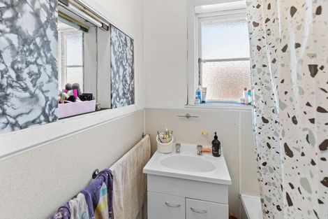 Photo of property in 49 Caius Avenue, Gonville, Whanganui, 4501