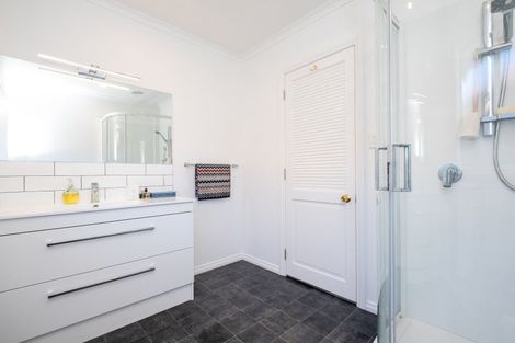 Photo of property in 2 Woodford Heights, Havelock North, 4130