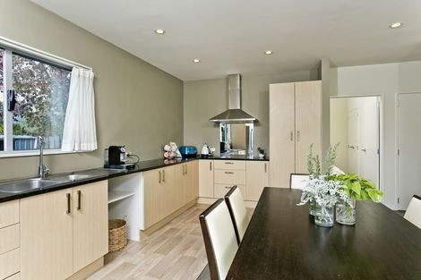 Photo of property in 10a Saffron Street, Birkdale, Auckland, 0626