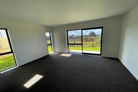 Photo of property in 68 Matawhanga Drive, Wattle Downs, Auckland, 2103