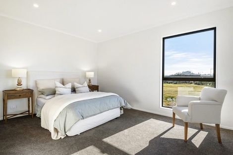 Photo of property in 16 Rauawa Lane, Hobsonville, 0616