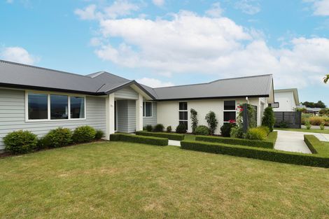 Photo of property in 28 Feist Street, Carterton, 5713