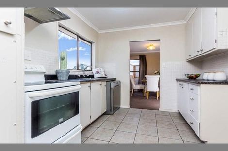 Photo of property in 148 Aviemore Drive, Highland Park, Auckland, 2010