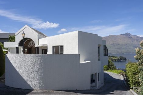 Photo of property in 5 Edinburgh Drive, Queenstown, 9300