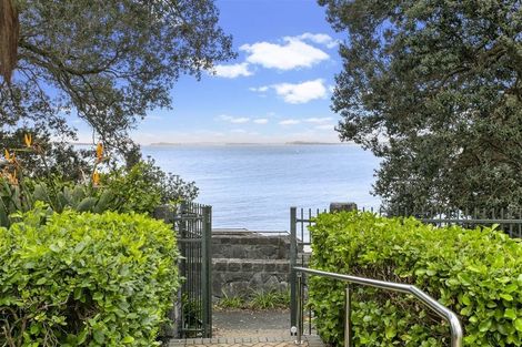 Photo of property in 4a/171 Hurstmere Road, Takapuna, Auckland, 0622