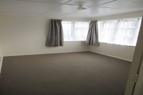 Photo of property in 13 Goldsmith Crescent, Levin, 5510