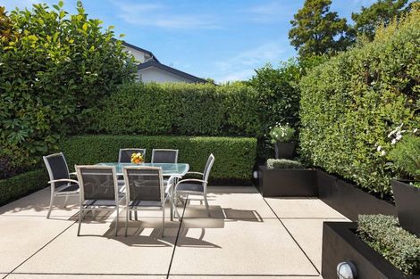 Photo of property in 2/22 Strowan Road, Strowan, Christchurch, 8052