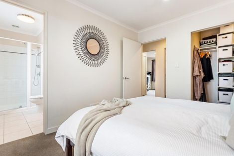 Photo of property in 34 Gunner Drive, Te Atatu Peninsula, Auckland, 0610