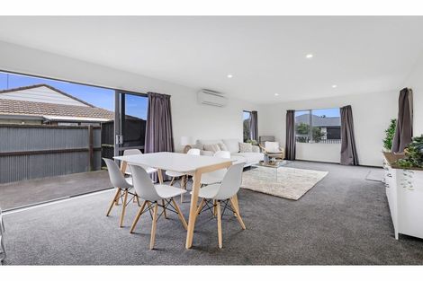 Photo of property in 2/49 Castletown Place, New Brighton, Christchurch, 8083