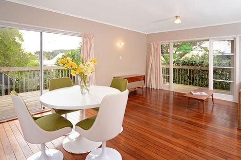 Photo of property in 2/16 Cresta Avenue, Beach Haven, Auckland, 0626