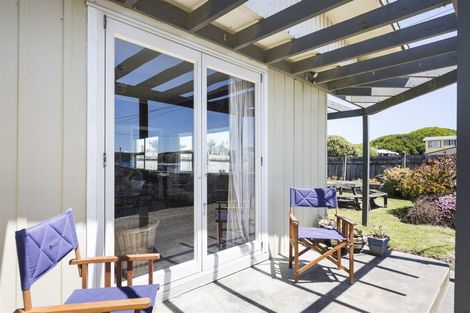 Photo of property in 11 Hunia Terrace, Himatangi Beach, Foxton, 4891