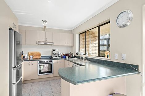 Photo of property in 25 Killygordon Place, Massey, Auckland, 0614