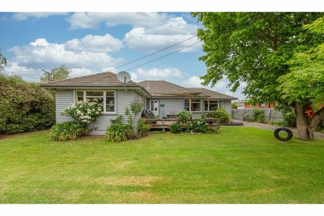 Photo of property in 54 Farquhars Road, Redwood, Christchurch, 8051