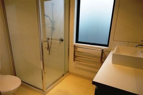 Photo of property in 14 Joshua Place, Weymouth, Auckland, 2103