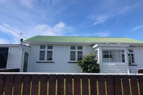 Photo of property in 9 Avenue Road, Foxton, 4814