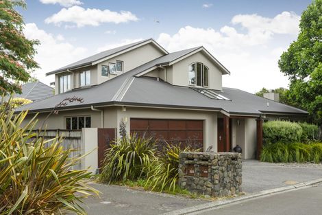 Photo of property in 2 Pastoral Lane, Hokowhitu, Palmerston North, 4410