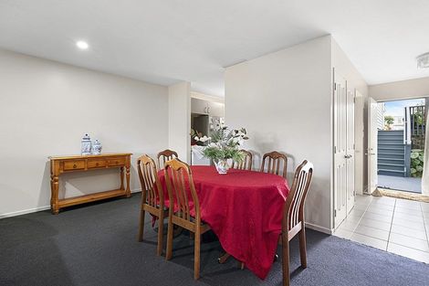Photo of property in 28/3 Hulme Place, Henderson, Auckland, 0612