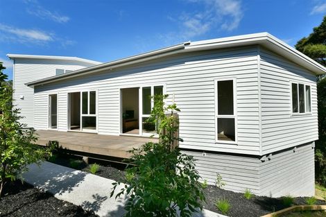 Photo of property in 299 Whangaparaoa Road, Red Beach, 0932