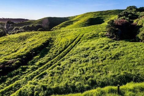 Photo of property in Tapuae, 1 Washer Road, Omata, New Plymouth, 4374