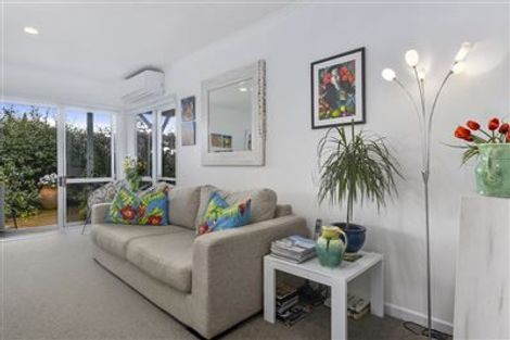 Photo of property in 1/1 Owens Road, Devonport, Auckland, 0624