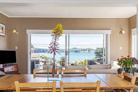 Photo of property in 21 Tindalls Bay Road, Tindalls Beach, Whangaparaoa, 0930