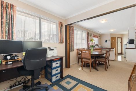 Photo of property in 40 Kimberley Grove, Westbrook, Palmerston North, 4412