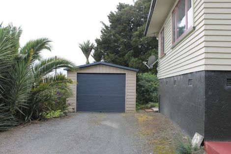 Photo of property in 16 Whaka Street, Maungaturoto, 0520
