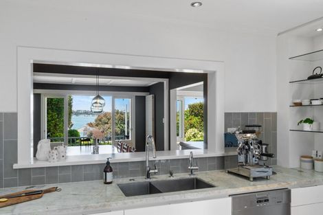 Photo of property in 11 King Edward Parade, Devonport, Auckland, 0624