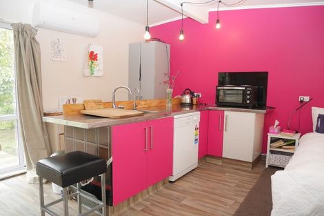 Photo of property in 196 Main Road South, Raumati South, Paraparaumu, 5032