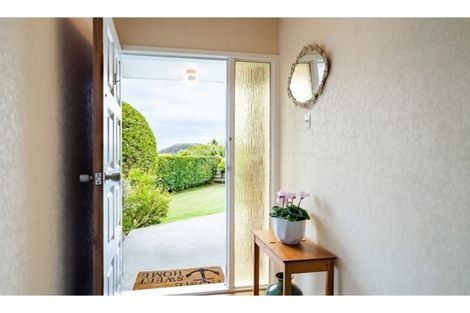 Photo of property in 17 Scanlen Terrace, Kelston, Auckland, 0602