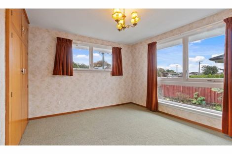 Photo of property in 2/43 Prestons Road, Redwood, Christchurch, 8051