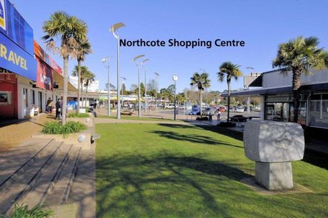 Photo of property in 3/13 Kaihu Street, Northcote, Auckland, 0627