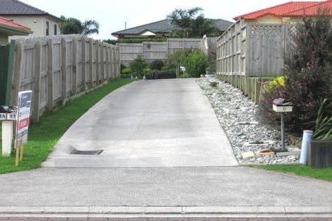 Photo of property in 9 Brittany Drive, Henderson, Auckland, 0612