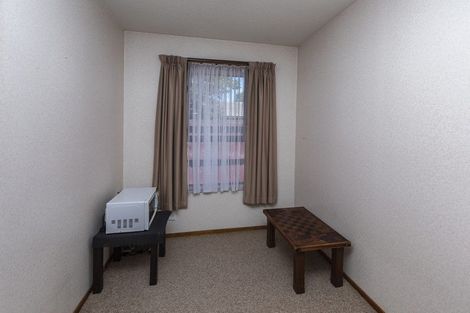 Photo of property in 8 Edron Place, Redwood, Christchurch, 8051