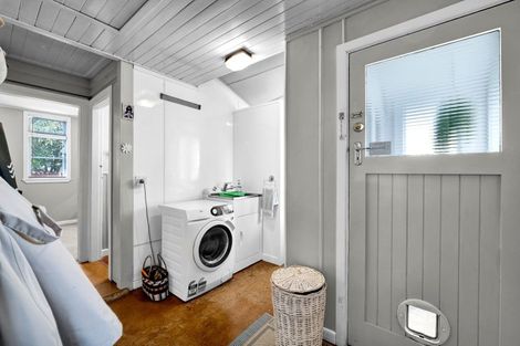 Photo of property in 19 Gaine Street, New Plymouth, 4310