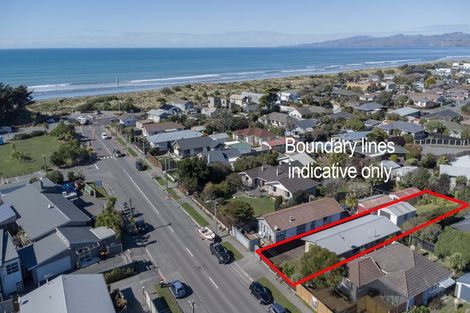 Photo of property in 25 Beach Road, North New Brighton, Christchurch, 8083