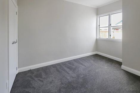 Photo of property in 4/4a Te Mome Road, Alicetown, Lower Hutt, 5010