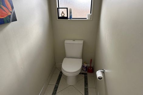 Photo of property in 2/2 Beatrice Avenue, Hillcrest, Auckland, 0627