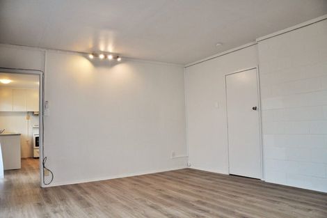 Photo of property in 21 Rosewarne Crescent, Glendene, Auckland, 0602