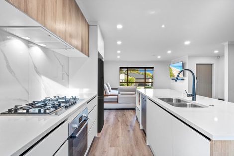 Photo of property in 4 Raoriki Road, Pukekohe, 2120