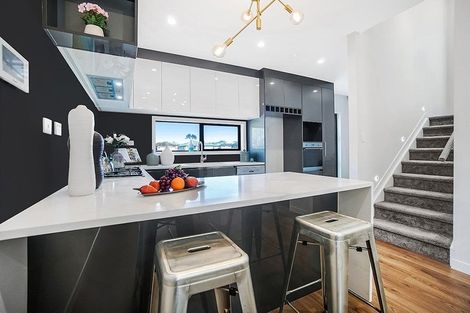 Photo of property in 16 Laquinta Place, Flat Bush, Auckland, 2019