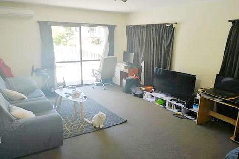 Photo of property in 6 Garner Place, Glenfield, Auckland, 0629