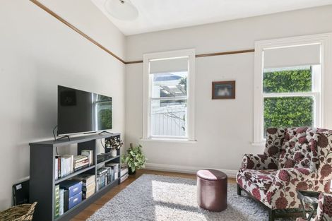 Photo of property in 69 Muritai Road, Eastbourne, Lower Hutt, 5013