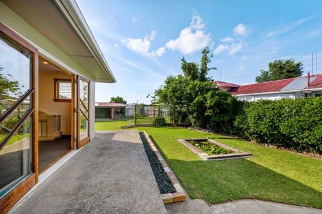 Photo of property in 4 Milson Line, Roslyn, Palmerston North, 4414
