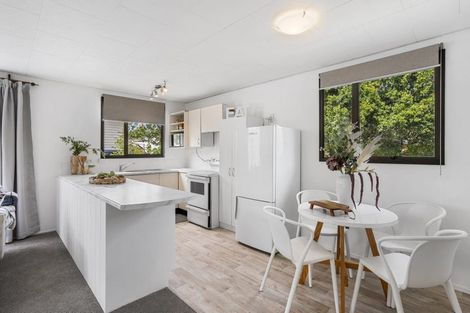 Photo of property in 39a Minaret Drive, Bucklands Beach, Auckland, 2014